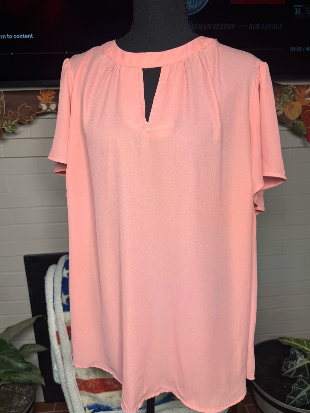 Women’s Coral Keyhole Short Sleeve Blouse